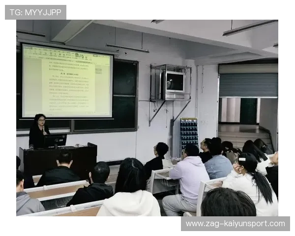 多地明确社团指导教师与专业教练双重责任 多地明确社团指导教师与专业教练双重责任